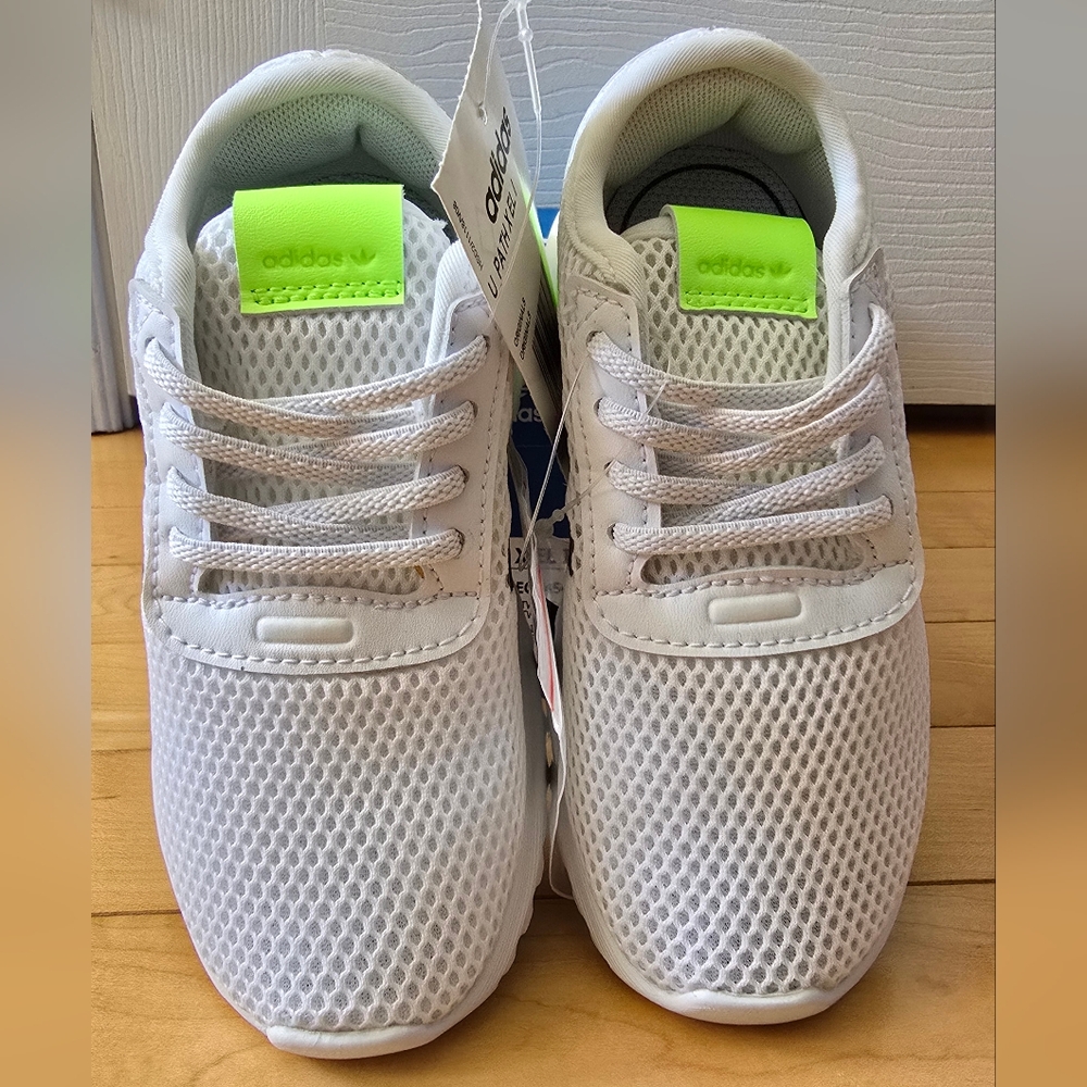 New in Box with tag, 9K toddler Adidas sneaker